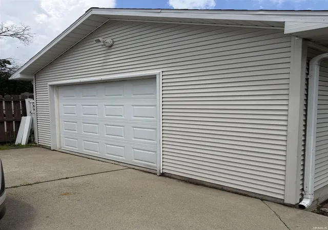 Photo 4 of Manufactured home for sale at 1007 W Sycamore St, Kokomo, IN 46901 | MLS# 202625066 | Listing updated on 2026-10-07