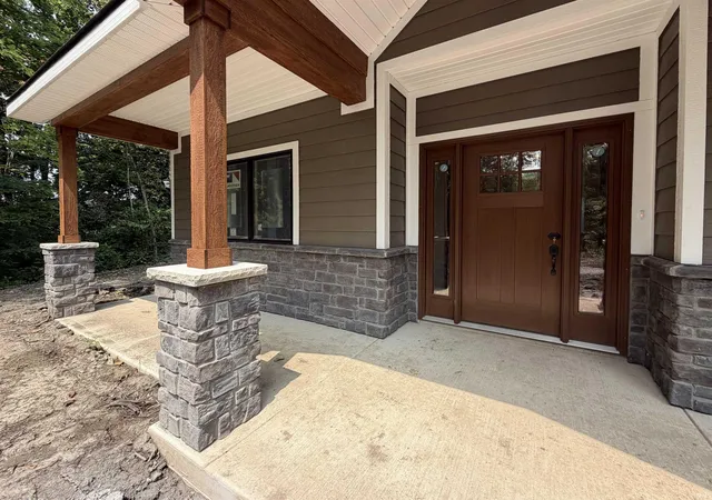 Photo 3 of Sale Pending at 8121 Rothman Rd, Fort Wayne, IN 46835 | MLS# 202625075 | Listing updated on 2026-09-01