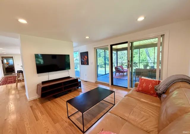 Photo 3 of Manufactured home for sale at 816 S Anna Lee Ln, Bloomington, IN 47403 | MLS# 202625077 | Listing updated on 2026-09-19