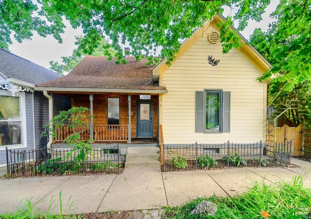 1st image of 519 W 4th St, Bloomington, IN 47404 | MLS# 202625123