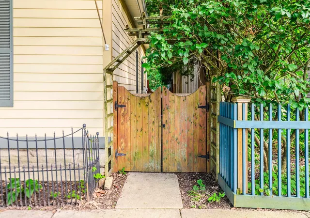 4th image of 519 W 4Th St, Bloomington, IN 47404 | MLS# 202625123