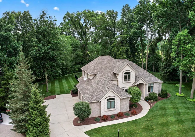 Homes for sale in Goshen, IN | 20260 Fieldstone Crossing Dr, Goshen, IN 46528 | MLS# 202625125