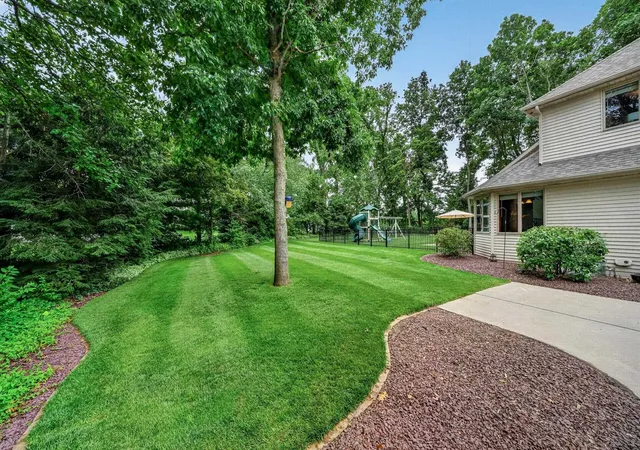 Photo 3 of Sale Pending at 20260 Fieldstone Xing Dr, Goshen, IN 46528 | MLS# 202625125 | Listing updated on 2026-08-21