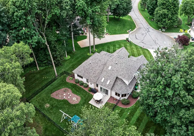 Photo 4 of Sale Pending at 20260 Fieldstone Xing Dr, Goshen, IN 46528 | MLS# 202625125 | Listing updated on 2026-08-21