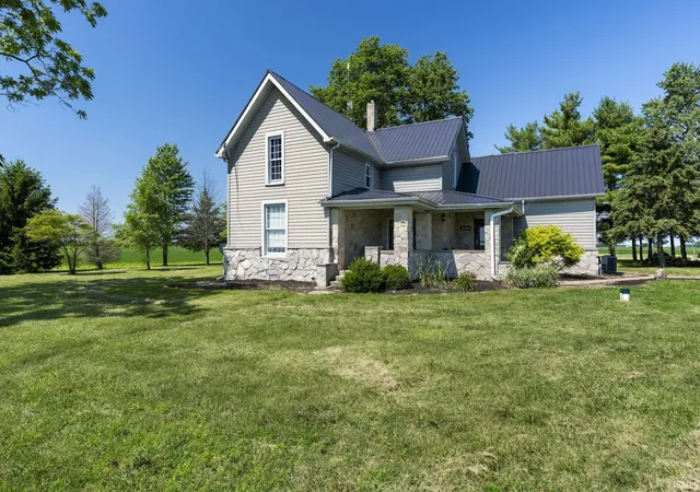 Homes for sale in Frankfort, IN | 2144 S County Rd 1300 E, Frankfort, IN 46041 | MLS# 202625135