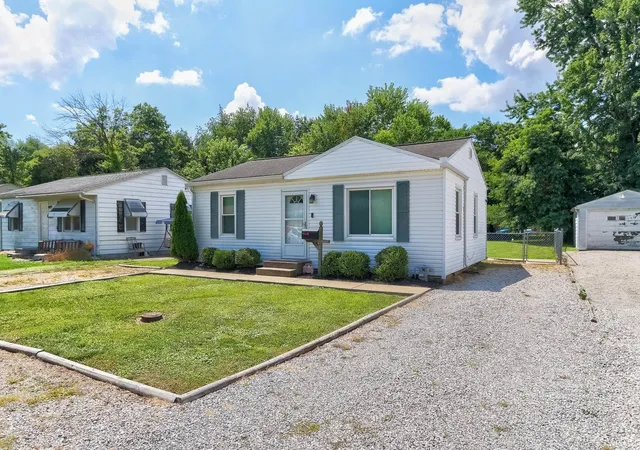 27th image of 2017 Shelby Ave, Evansville, IN 47714 | MLS# 202625138