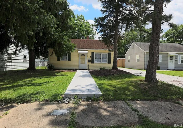 2nd image of 1933 W 4th St, Fort Wayne, IN 46808 | MLS# 202625142