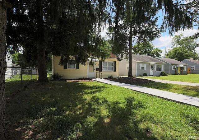 3rd image of 1933 W 4Th St, Fort Wayne, IN 46808 | MLS# 202625142