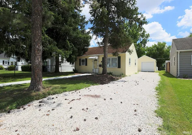 4th image of 1933 W 4Th St, Fort Wayne, IN 46808 | MLS# 202625142