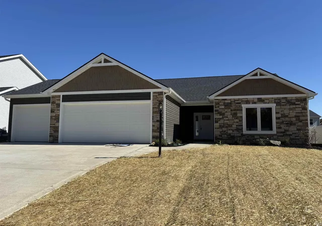 Photo 1 of Sale Pending at 13904 Diavik Pl, Fort Wayne, IN 46845 | MLS# 202625152 | Listing updated on 2026-08-19