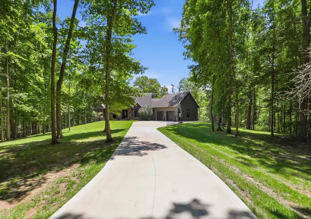 2nd image of 2731 W Lost Mans Ln, Bloomington, IN 47404 | MLS# 202625154