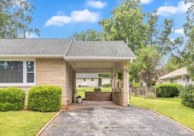 Photo 3 of Manufactured home for sale at 654 W Ladd Ave, Bloomington, IN 47403 | MLS# 202625162 | Listing updated on 2026-09-22