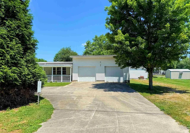 Photo 2 of Manufactured home for sale at 102 W Williams St, Loogootee, IN 47553 | MLS# 202625170 | Listing updated on 2026-09-02