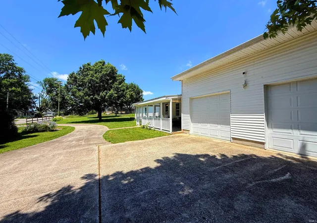 Photo 3 of Manufactured home for sale at 102 W Williams St, Loogootee, IN 47553 | MLS# 202625170 | Listing updated on 2026-09-02