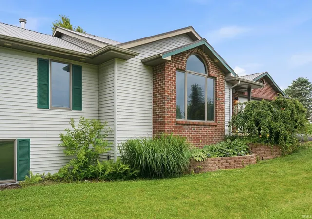 3rd image of 1366 E Us Hwy 33 -57, Churubusco, IN 46723 | MLS# 202625174
