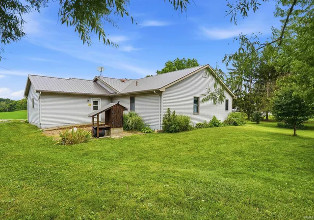 4th image of 1366 E Us Hwy 33 -57, Churubusco, IN 46723 | MLS# 202625174
