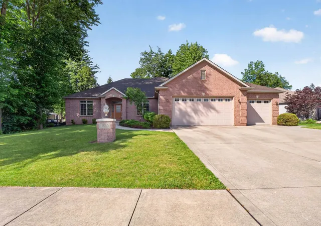 Photo 2 of Sale Pending at 11015 La Cabreah Ln, Fort Wayne, IN 46845 | MLS# 202625193 | Listing updated on 2026-08-26