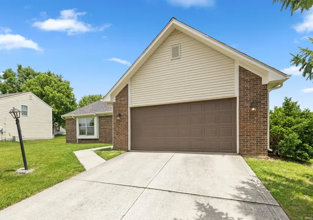 Photo 3 of Sale Pending at 8730 Snowgoose Ln, Fort Wayne, IN 46825 | MLS# 202625204 | Listing updated on 2026-09-13