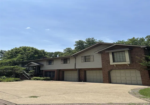 Photo 2 of Manufactured home for sale at 1523 S Red Leaf Dr, Evansville, IN 47712 | MLS# 202625213 | Listing updated on 2026-09-03