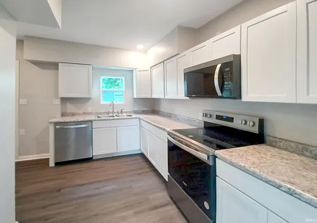Photo 4 of Manufactured home for sale at 504 E Negley Ave, Evansville, IN 47711 | MLS# 202625223 | Listing updated on 2026-08-31