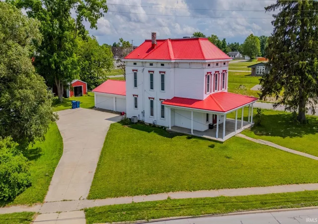 1st image of 305 Manchester Ave, Wabash, IN 46992 | MLS# 202625251