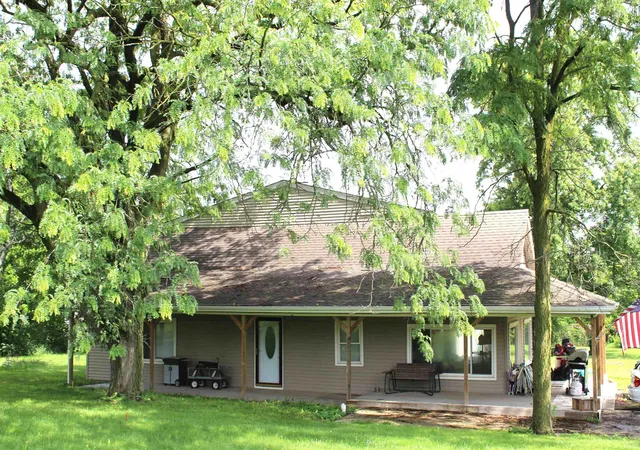 Photo 3 of Manufactured home for sale at 5036 Lower Huntington Rd, Fort Wayne, IN 46809 | MLS# 202625263 | Listing updated on 2026-06-26