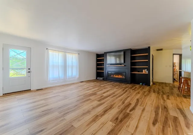 2nd image of 656 S Main St, Upland, IN 46989 | MLS# 202625264