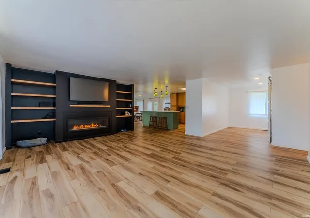 3rd image of 656 S Main St, Upland, IN 46989 | MLS# 202625264