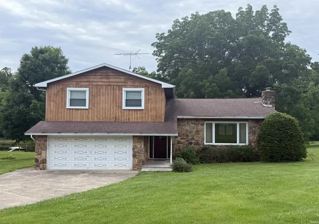 Homes for sale in Spencer, IN | 2919 Schooling Rd, Spencer, IN 47460 | MLS# 202625265