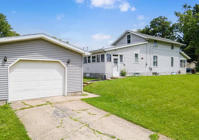 5th image of 528 Michigan St, Wabash, IN 46992 | MLS# 202625277