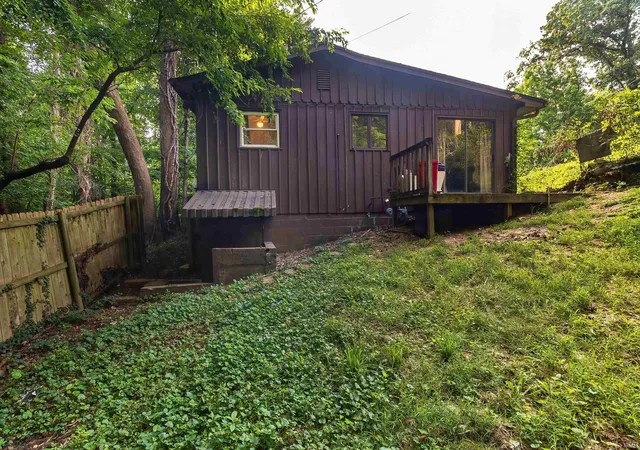 35th image of 1827 N Saint Joseph Ave, Evansville, IN 47720 | MLS# 202625279