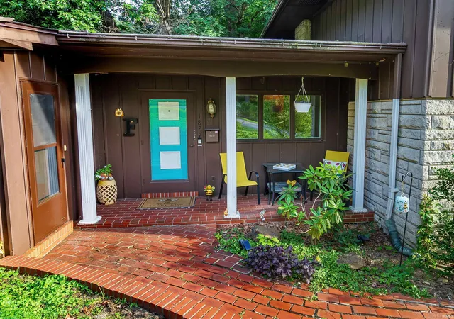 5th image of 1827 N Saint Joseph Ave, Evansville, IN 47720 | MLS# 202625279