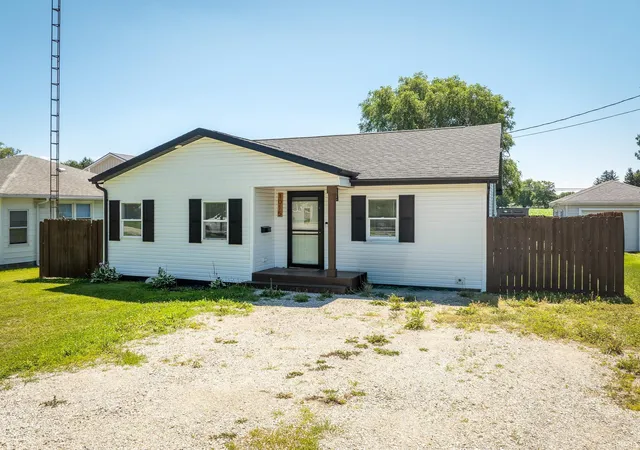 3rd image of 1015 S Main St, Dunkirk, IN 47336 | MLS# 202625284