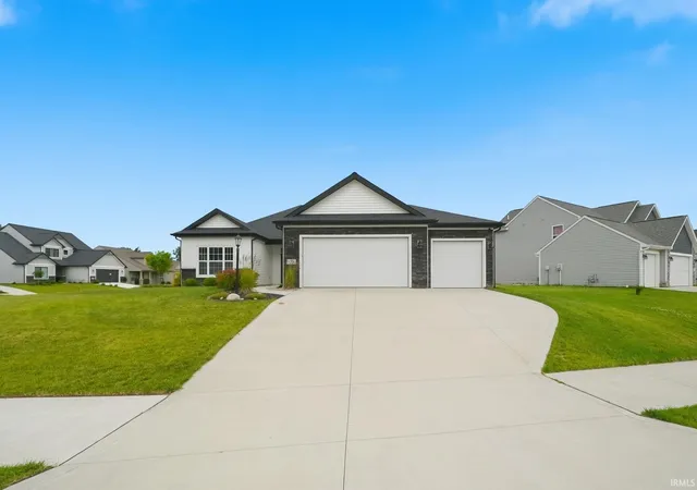 Photo 4 of Sale Pending at 1776 Muruntau Grv, Fort Wayne, IN 46845 | MLS# 202625298 | Listing updated on 2026-07-14