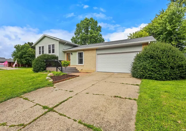 Photo 3 of Sale Pending at 4401 Prairie Dog Ln, Lafayette, IN 47909 | MLS# 202625305 | Listing updated on 2026-06-29