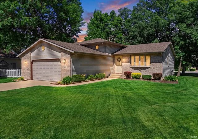 2nd image of 892 Essex Dr, Chesterton, IN 46304 | MLS# 202625311