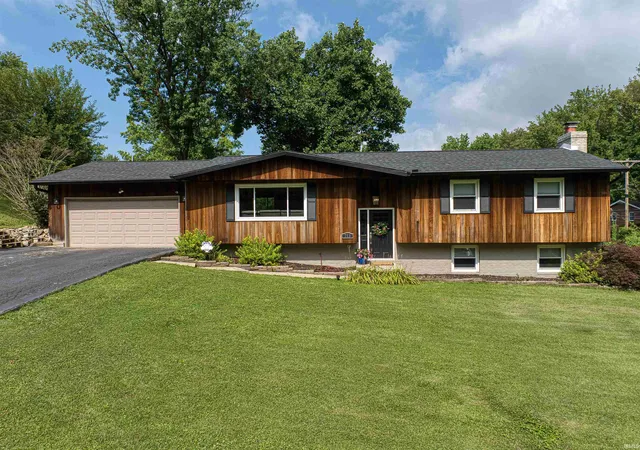 Homes for sale in Newburgh, IN | 713 Carole Pl, Newburgh, IN 47630 | MLS# 202625319