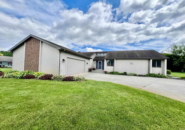 1st image of 4687 E Country Cove Dr, Syracuse, IN 46567 | MLS# 202625322