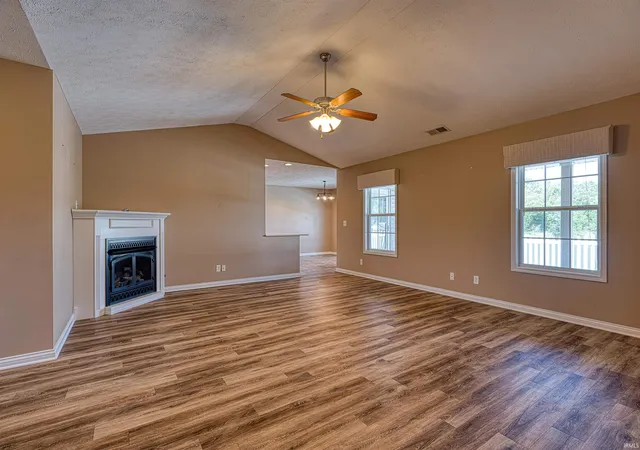 3rd image of 3943 Jazmyne Ct, Evansville, IN 47711 | MLS# 202625325