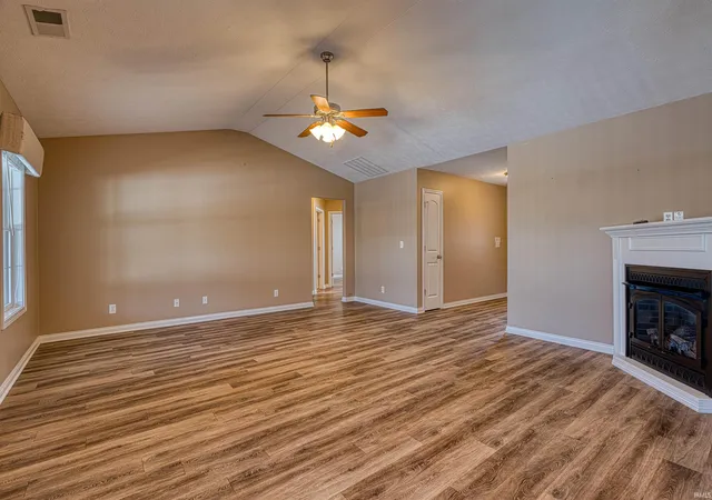 5th image of 3943 Jazmyne Ct, Evansville, IN 47711 | MLS# 202625325