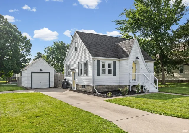 Homes for sale in Fowler, IN | 307 N Jackson Ave, Fowler, IN 47944 | MLS# 202625326