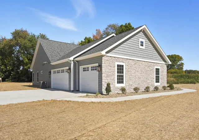 3rd image of 3020 N 405 W, Angola, IN 46703 | MLS# 202625337