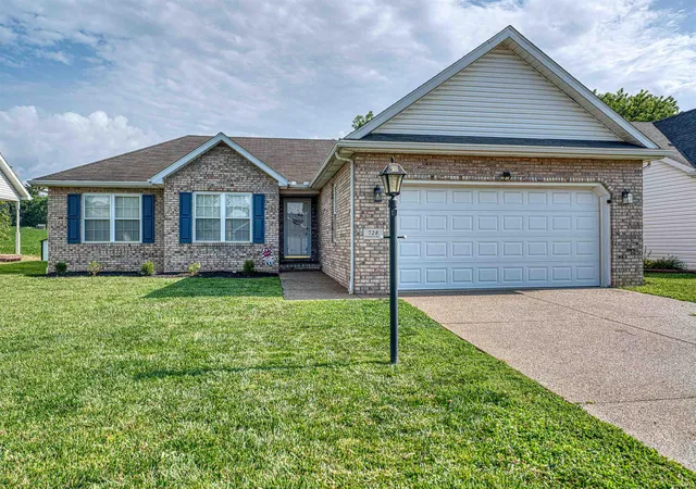 Photo 1 of Sale Pending at 728 Strawberry Hl Rd, Evansville, IN 47711 | MLS# 202625346 | Listing updated on 2026-07-06