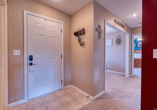 Photo 3 of Sale Pending at 728 Strawberry Hl Rd, Evansville, IN 47711 | MLS# 202625346 | Listing updated on 2026-07-06