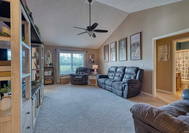 Photo 4 of Sale Pending at 728 Strawberry Hl Rd, Evansville, IN 47711 | MLS# 202625346 | Listing updated on 2026-07-06