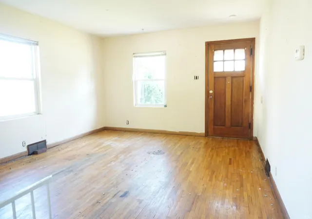 2nd image of 800 W Lusher Ave, Elkhart, IN 46517 | MLS# 202625372