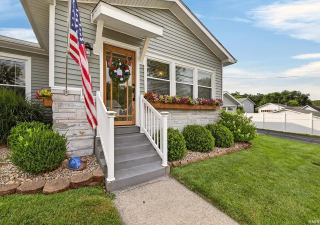 4th image of 322 S 2Nd St, Ellettsville, IN 47429 | MLS# 202625393