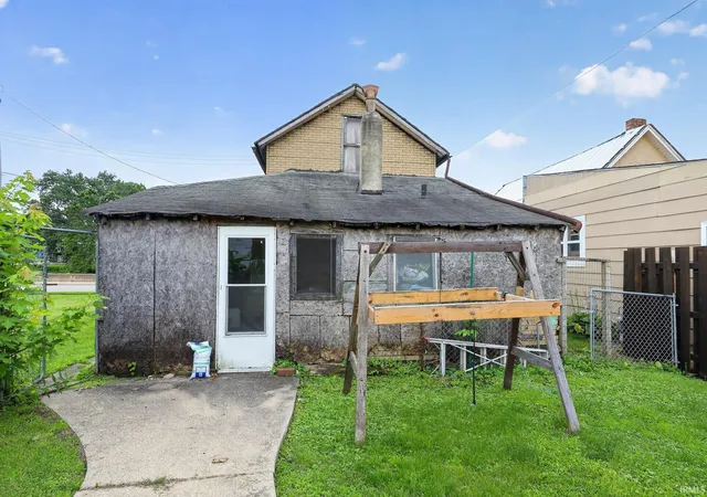 Homes for sale in Logansport, IN | 422 Michigan Ave, Logansport, IN 46947 | MLS# 202625396