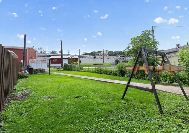 3rd image of 422 Michigan Ave, Logansport, IN 46947 | MLS# 202625396