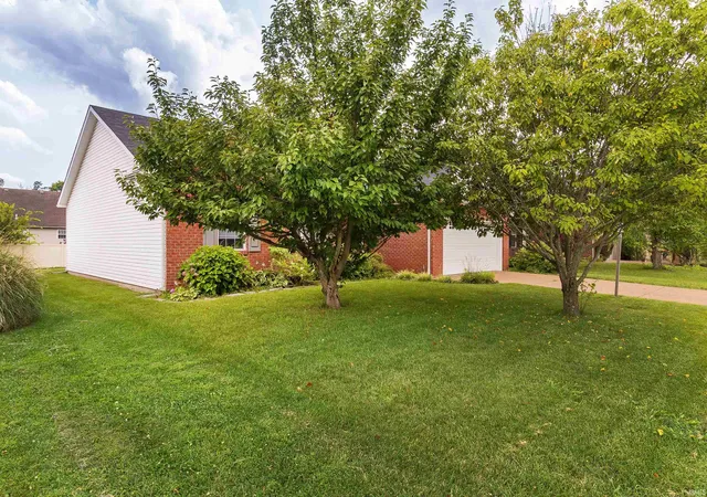 Homes for sale in Newburgh, IN | 10657 Fall Creek Dr, Newburgh, IN 47630 | MLS# 202625414